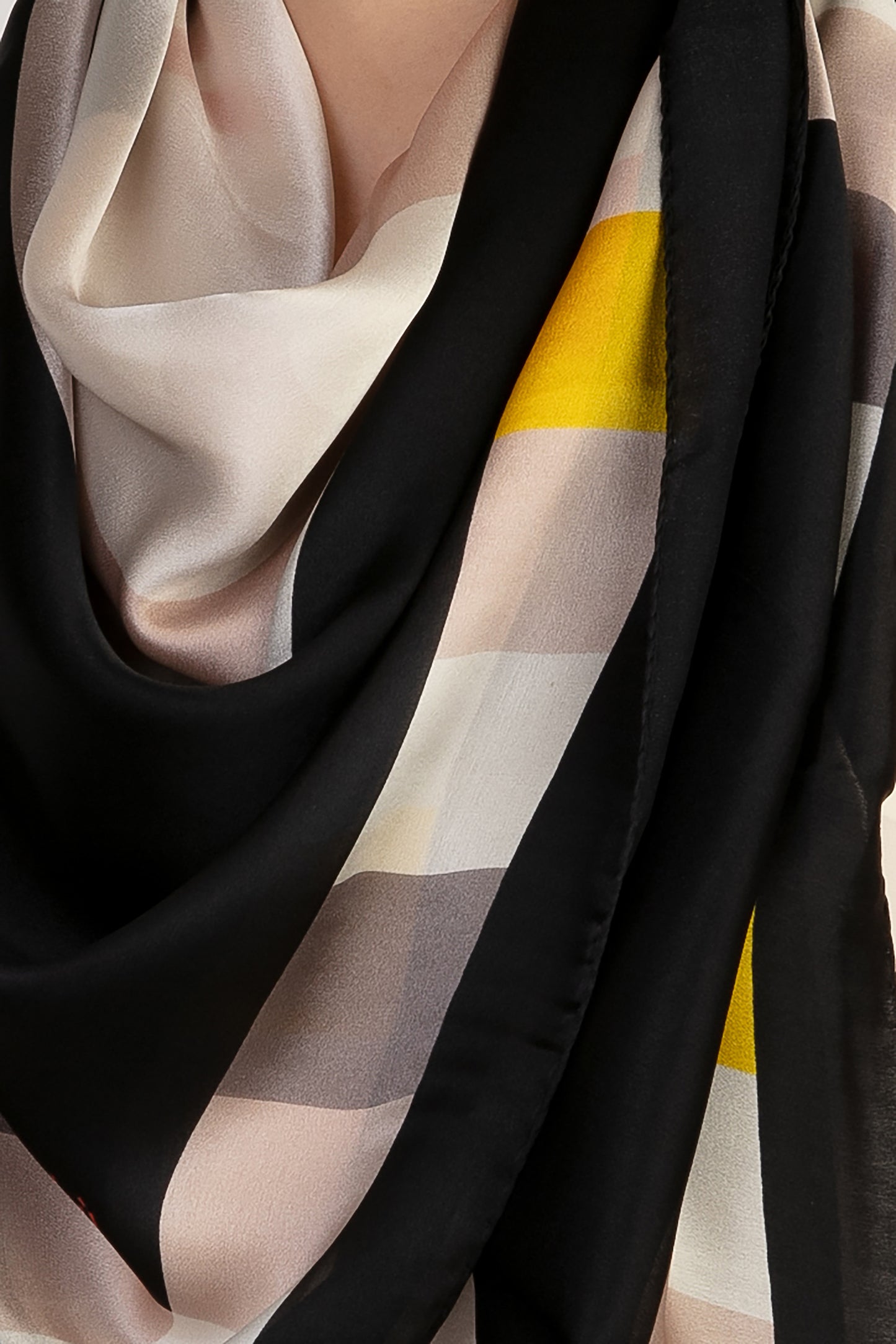 ABBRACCIO SCIALLE SILK