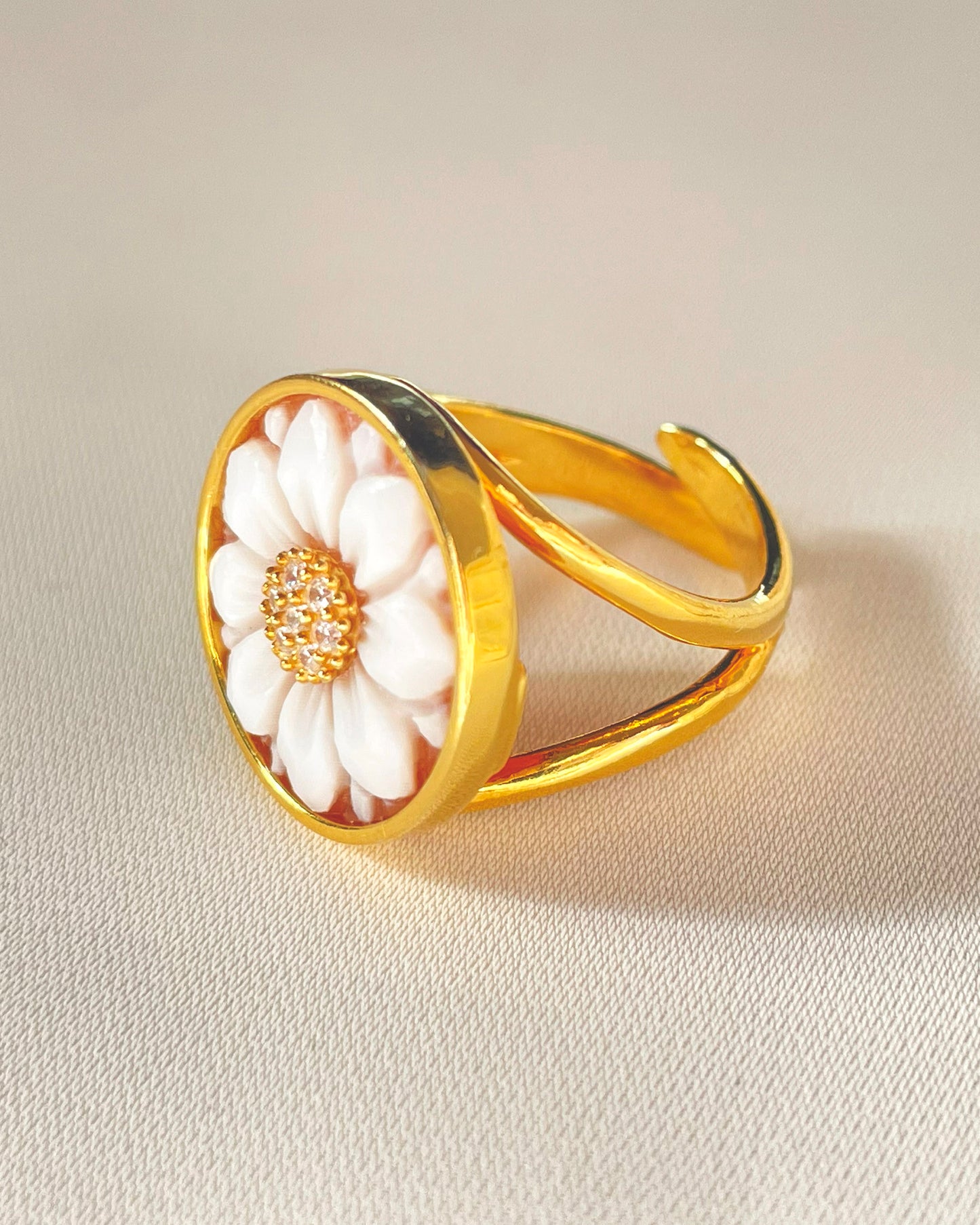 JOSEPHINE CAMEO RING - GOLD